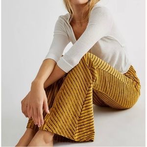 Womens Medium Free People Pull-On Velvet Flare Pants